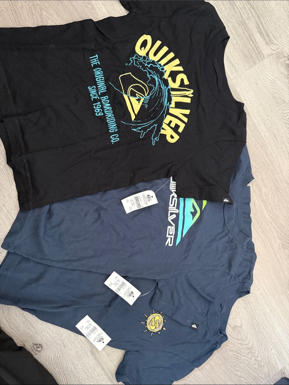 Quiksilver Boys Black and Navy Graphic Short Sleeve Tees
